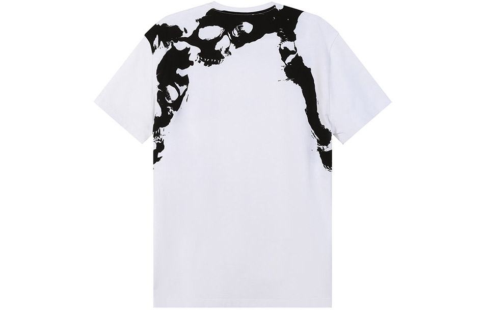 Lookbook 알렉산더 맥퀸 SS22 스컬 프린트 크루넥 화이트 티셔츠. 682533-QSZ65-0900