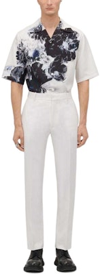 Alexander McQueen SS24 White Floral Print Cuban Collar Short Sleeve Shirt 782273-QQAAM-1090 Lookbook Alexander McQueen SS24 White Floral Print Cuban Collar Short Sleeve Shirt 782273-QQAAM-1090