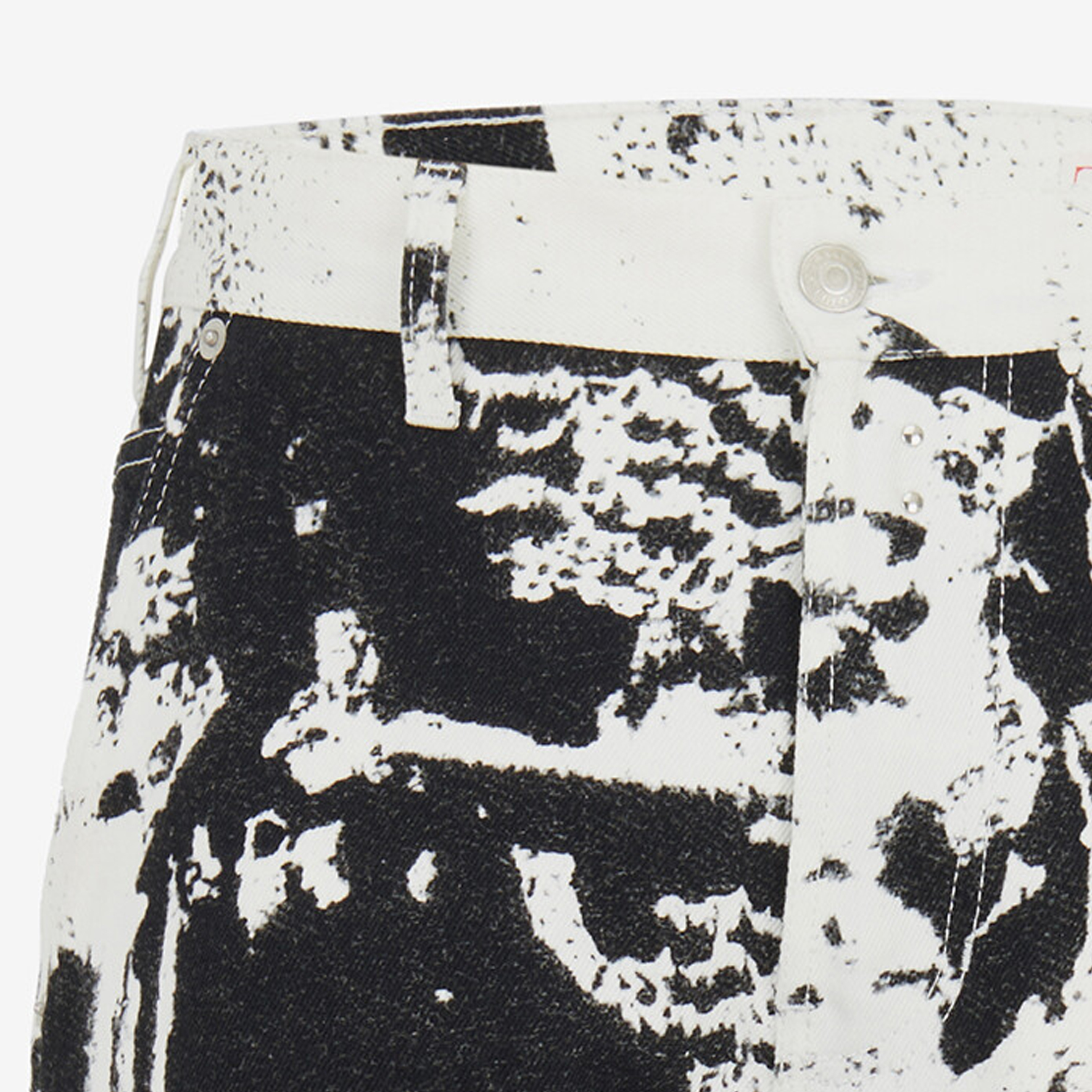 Sizing 알렉산더 맥퀸 SS24 화이트 스트레이트 레그 패턴 버튼 프론트 진 남성. 781778-QYAAZ-9080