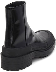 Alexander McQueen亞歷山大麥昆堆疊皮革時尚拉鍊短筒靴男款黑色 Shop Alexander McQueen亞歷山大麥昆堆疊皮革時尚拉鍊短筒靴男款黑色