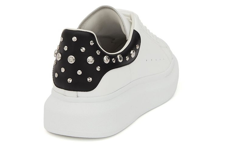 Shop 亚历山大·麦昆 黑白铆钉厚底运动鞋 553776WHGP59061