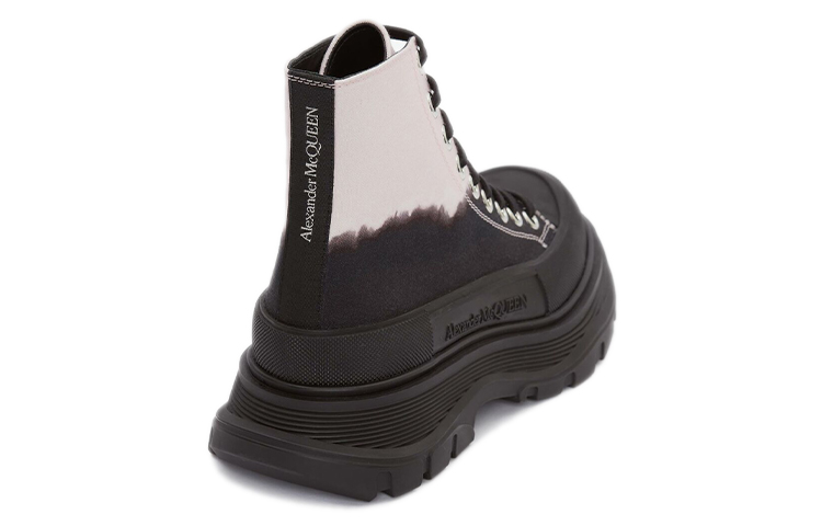 Shop Alexander McQueen Tread 'Hitam Putih Dip' 651689W4PF11116