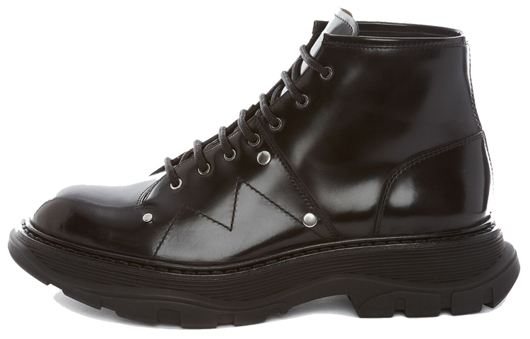 Buy アレキサンダー・マックイーン トレッド レースアップ ブーツ (黒) 604253WHQS01000