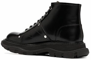 Alexander McQueen Tread Boot Bertali 'Hitam' 604253-WHZ80-1000 Lookbook Alexander McQueen Tread Boot Bertali 'Hitam' 604253-WHZ80-1000