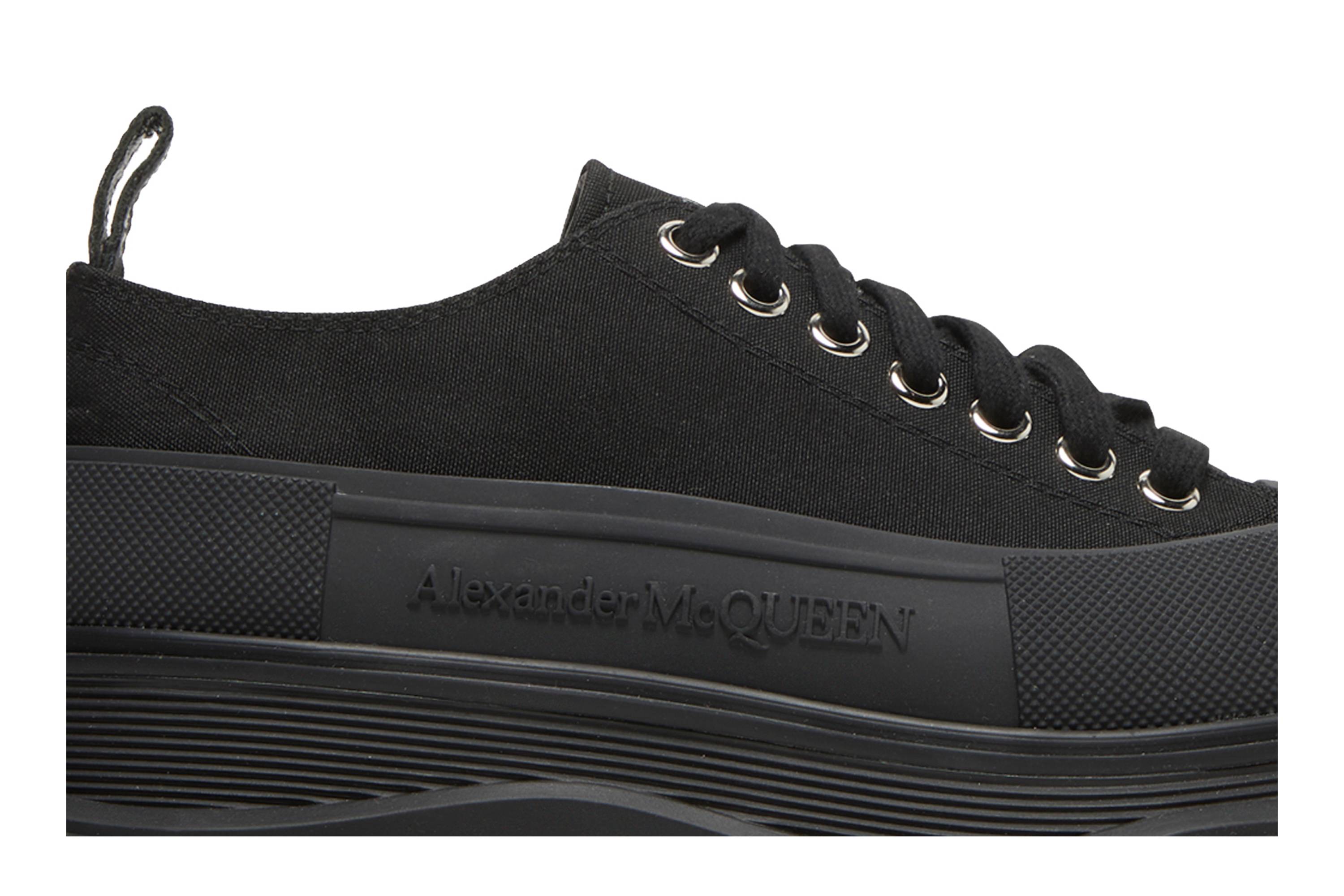 Order Alexander McQueen Tread Slick 'Hitam' 662672-W4Q31-1327