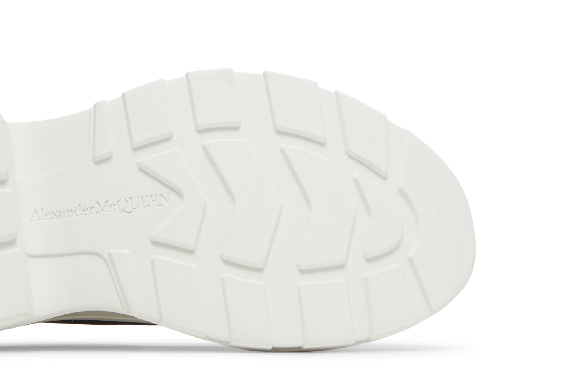 Purchase Alexander McQueen Tread Slick 'Hitam Putih Gading' 662680-W4QK1-1320