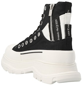 亞歷山大·麥昆 Tread Slick 圓頭時尚綁帶短靴 男款 黑色 Shop 亞歷山大·麥昆 Tread Slick 圓頭時尚綁帶短靴 男款 黑色