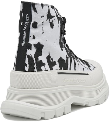 Alexander McQueen Tread Slick Boot 'Logo Grafiti - Putih Hitam' 705667-W4TG4-9356 Lookbook Alexander McQueen Tread Slick Boot 'Logo Grafiti - Putih Hitam' 705667-W4TG4-9356