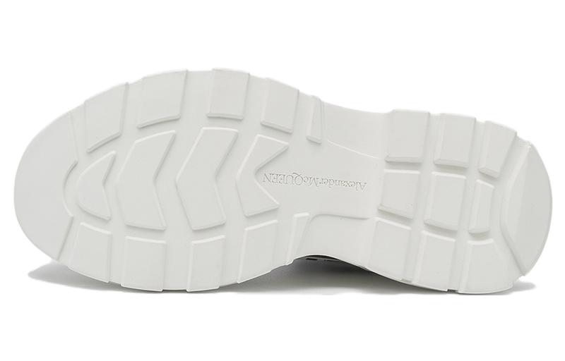 Shop 亚历山大·麦昆 Tread Slick靴子 '涂鸦标志 - 黑白' 705667-W4TG4-9356