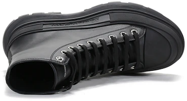 Shop Alexander McQueen 皮革綁帶厚底馬丁靴 黑色