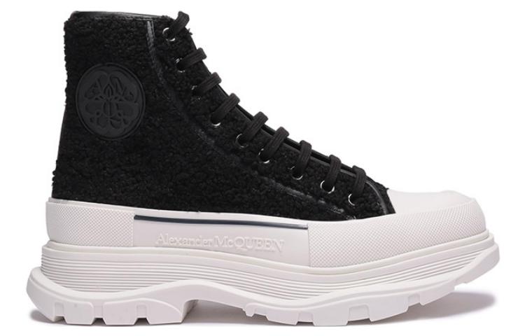 Order Alexander McQueen Tread Slick Boots 'Hitam Beige' 727379W4V511041