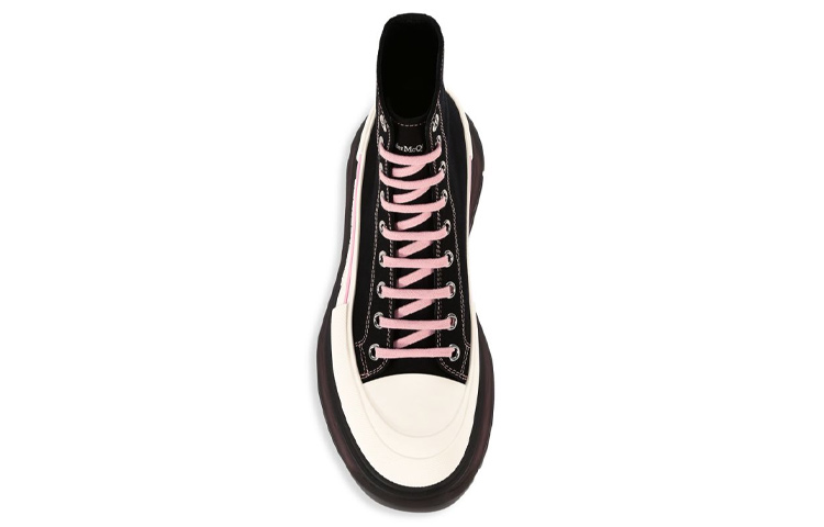 Shop 亚历山大麦昆Tread Slick黑色粉色花卉靴子 662686-W4MV9-1321