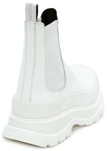 Alexander McQueen Tread Slick Chelsea Bota 'Triple Blanco' 634617WHZ619071 Shop Alexander McQueen Tread Slick Chelsea Bota 'Triple Blanco' 634617WHZ619071