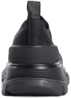 Alexander McQueen Tread Slick Lace Up 'Triple Black' Pria Hitam 604257-W4L32-1000 Purchase Alexander McQueen Tread Slick Lace Up 'Triple Black' Pria Hitam 604257-W4L32-1000