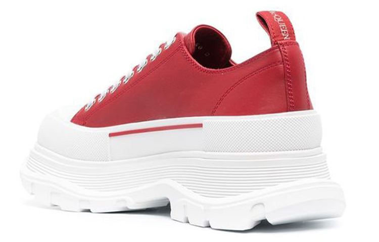 Shop Alexander McQueen Tread Slick Sneaker ''Rot Weiß'' 627225WHZ626593