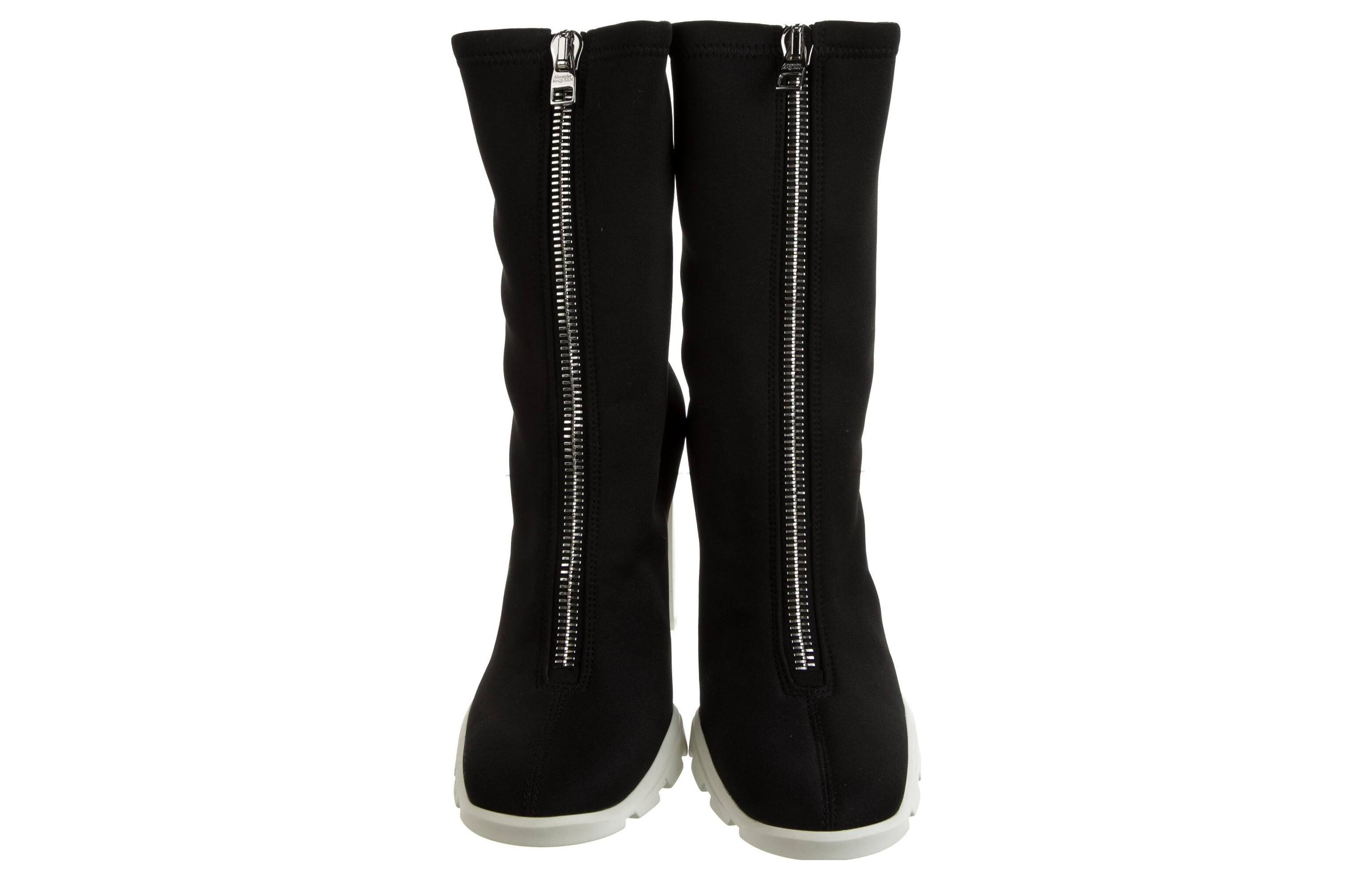 Shop Alexander McQueen Tread Zip Boot 'Hitam Putih' 688310W4SQ11053