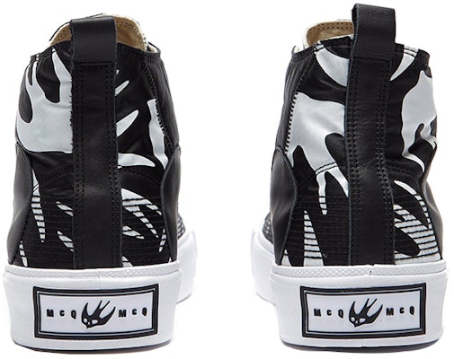 Alexander McQueen Sepatu High-Top Kasual Unisex Hitam 621913R26921006 Lookbook Alexander McQueen Sepatu High-Top Kasual Unisex Hitam 621913R26921006