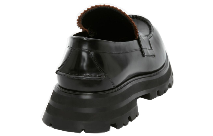 Shop アレキサンダー・マックイーン ワーカーモカシン (黒) 664618WHZ801000