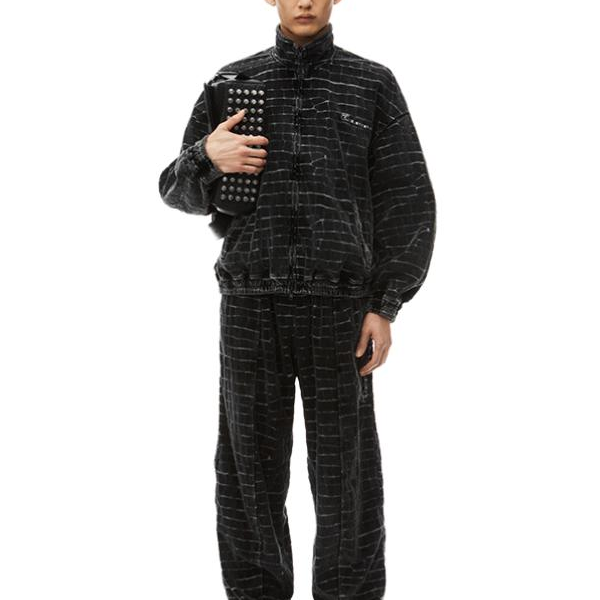 Lookbook Alexander Wang Jaket Lengan Panjang Zip Bertekstur Buaya dalam Warna Lada. 6CC3242042095A