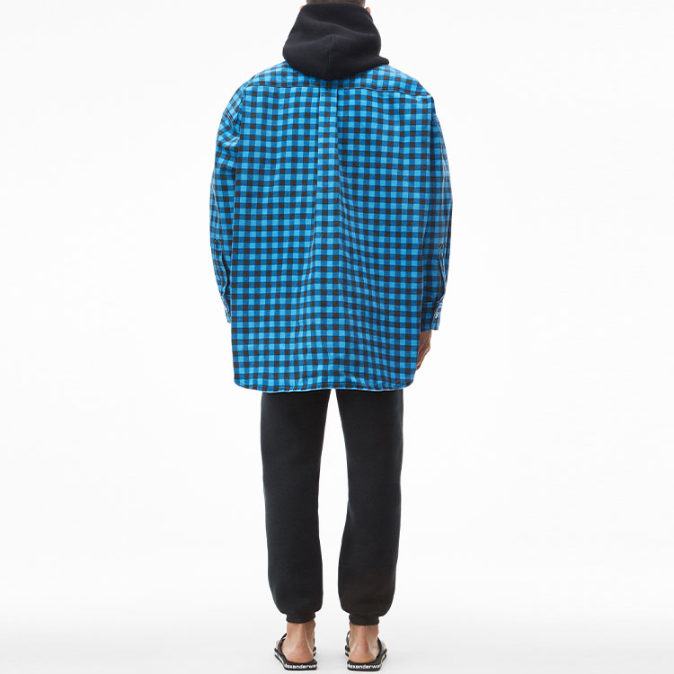 Lookbook Chaqueta Camisa de Mezclilla Cuadros Oversized Unisex Alexander Wang FW21 Negra Azul. UDC3212923-433