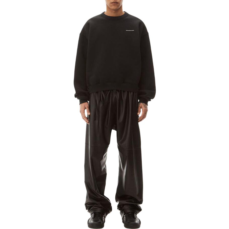 Lookbook 알렉산더 왕 FW22 벨루어 로고 크루넥 풀오버 유니섹스 블랙. UCC2221530-001