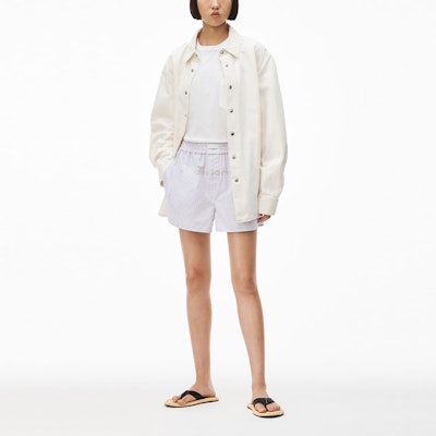 亚历山大王红色格纹标志中腰男女通用平角裤。 UWC2224041-963 Lookbook 亚历山大王红色格纹标志中腰男女通用平角裤。 UWC2224041-963