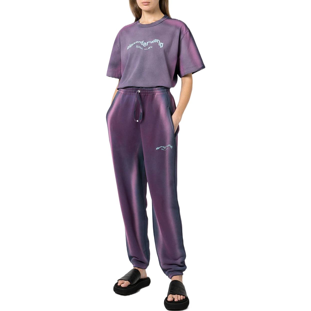 Shop アレキサンダー・ワン SS22 アシッドウォッシュ ロゴプリント ユニセックス Tシャツ パープル UCC2221508-664