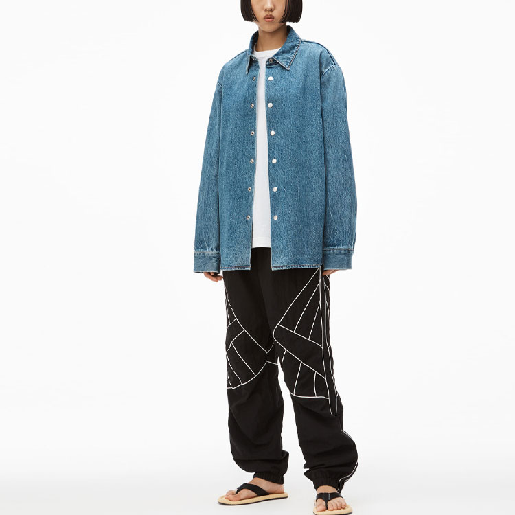 Lookbook Alexander Wang SS22 Oversized Denim Jacket Unisex Retro Mid Indigo Blue UDC2222105-473