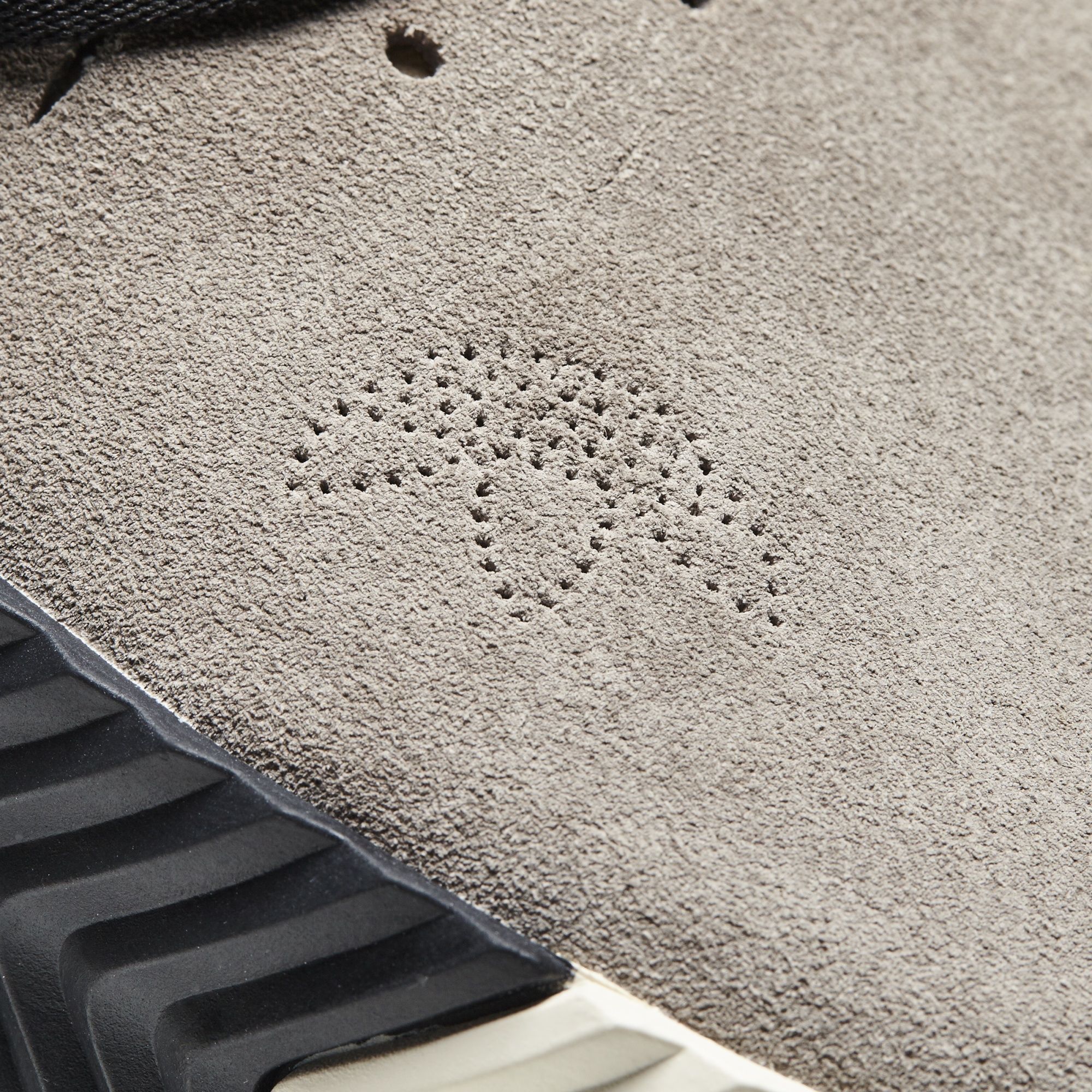 Purchase Alexander Wang x adidas AW Skate ''Grigio Chiaro'' BY8910