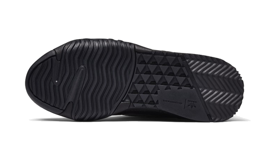 Shop 亚历山大·王 x 阿迪达斯 Futureshell '铂金金属' EE8489