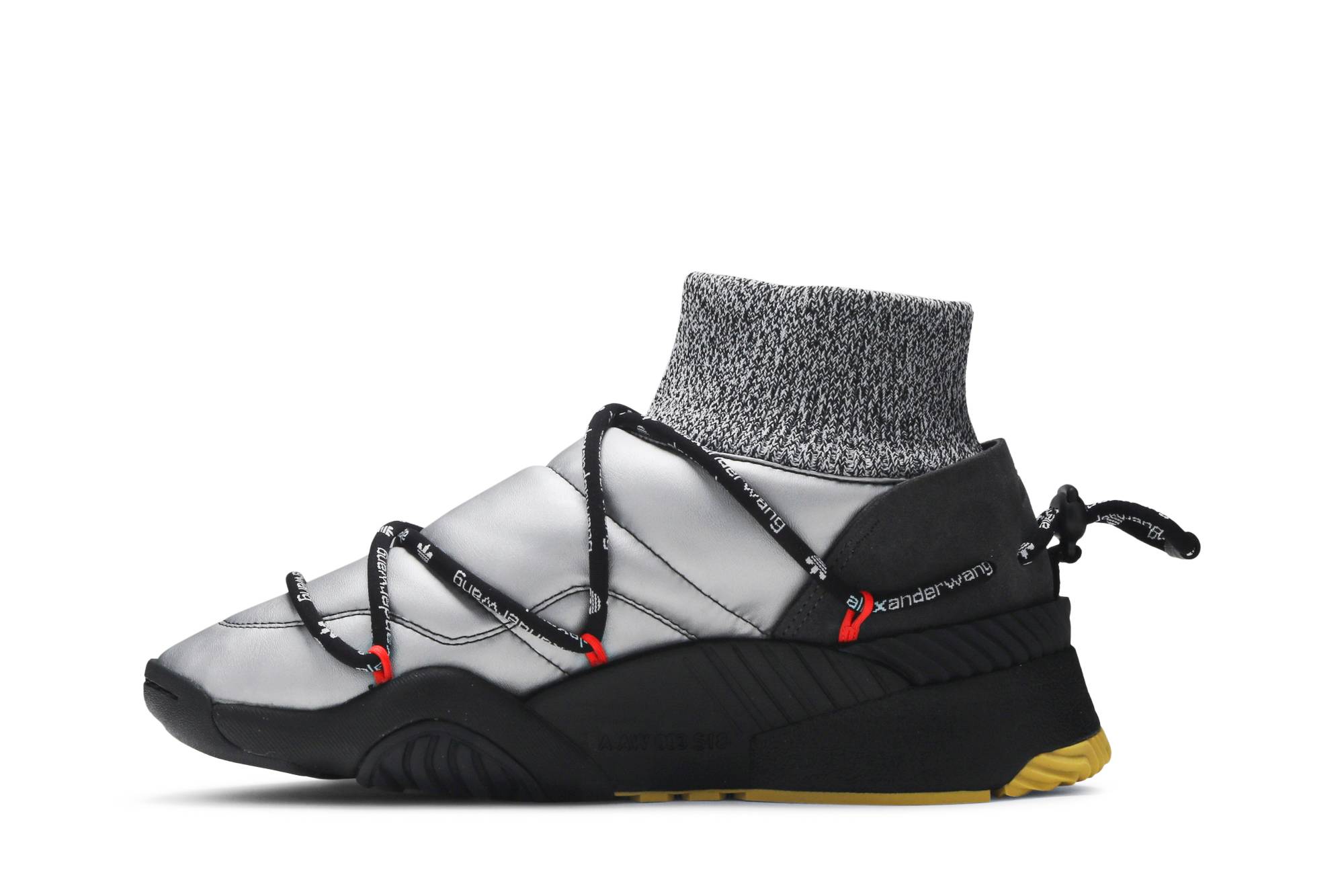 Lookbook 亚历山大王 x 阿迪达斯 Puff Trainer '哑光银' FV2960