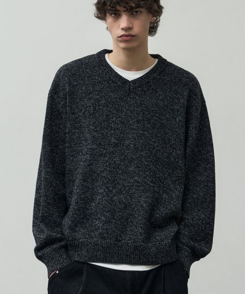 Alice Two-Tone Cotton Blend Cropped V-Neck Sweater - Black ALSKN5382BK