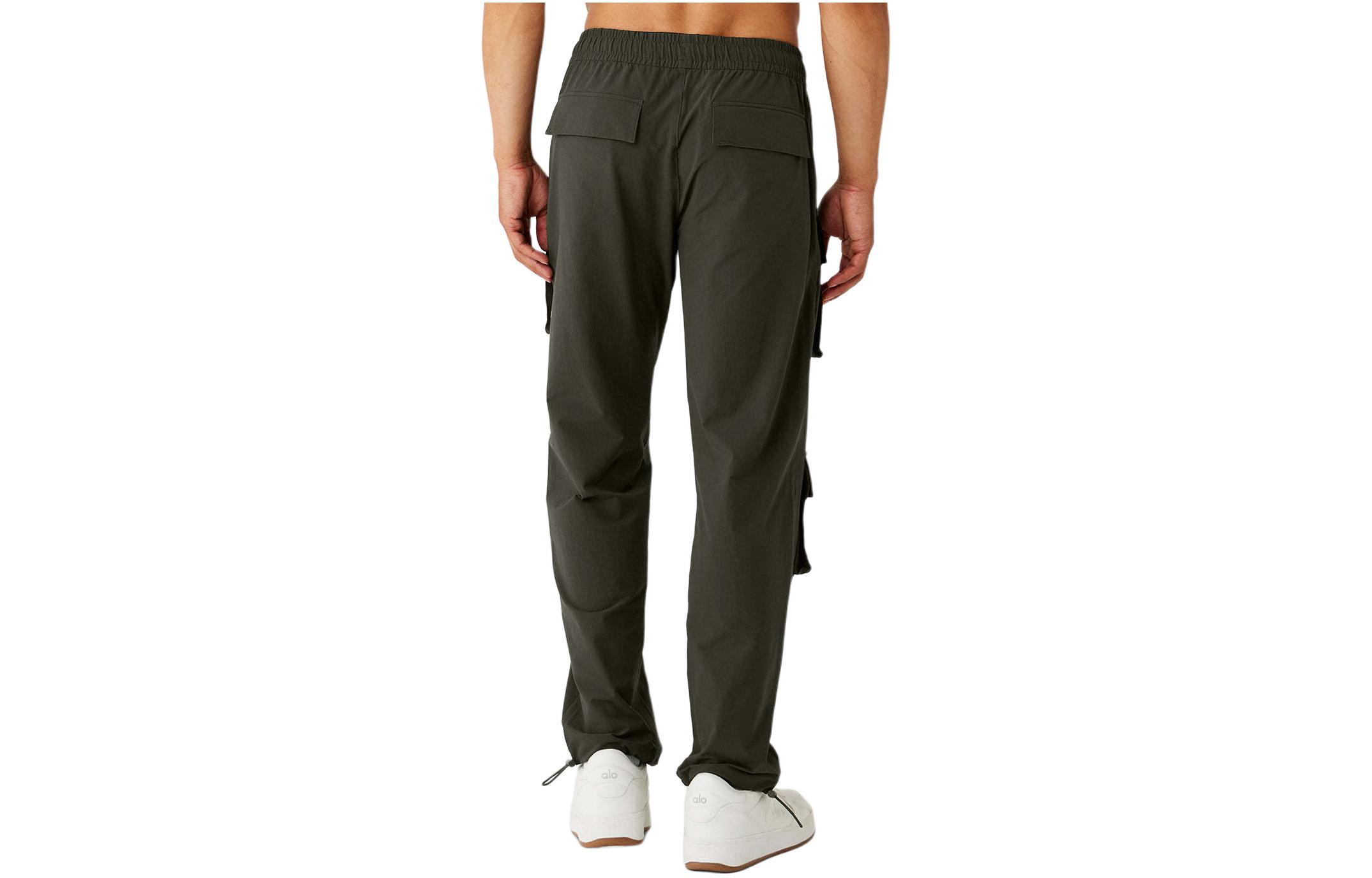 Lookbook Alo Yoga 纯色多口袋工装裤 绿色. M5189R