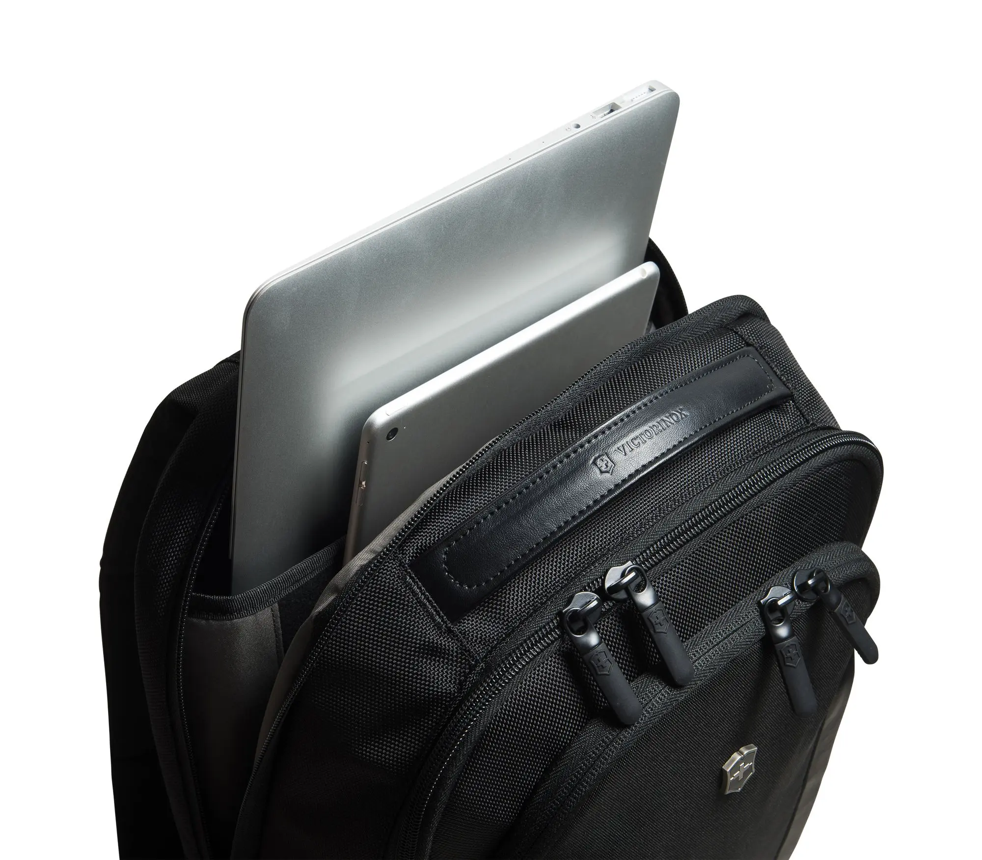 Shop Altmont 專業緊湊型筆電後背包