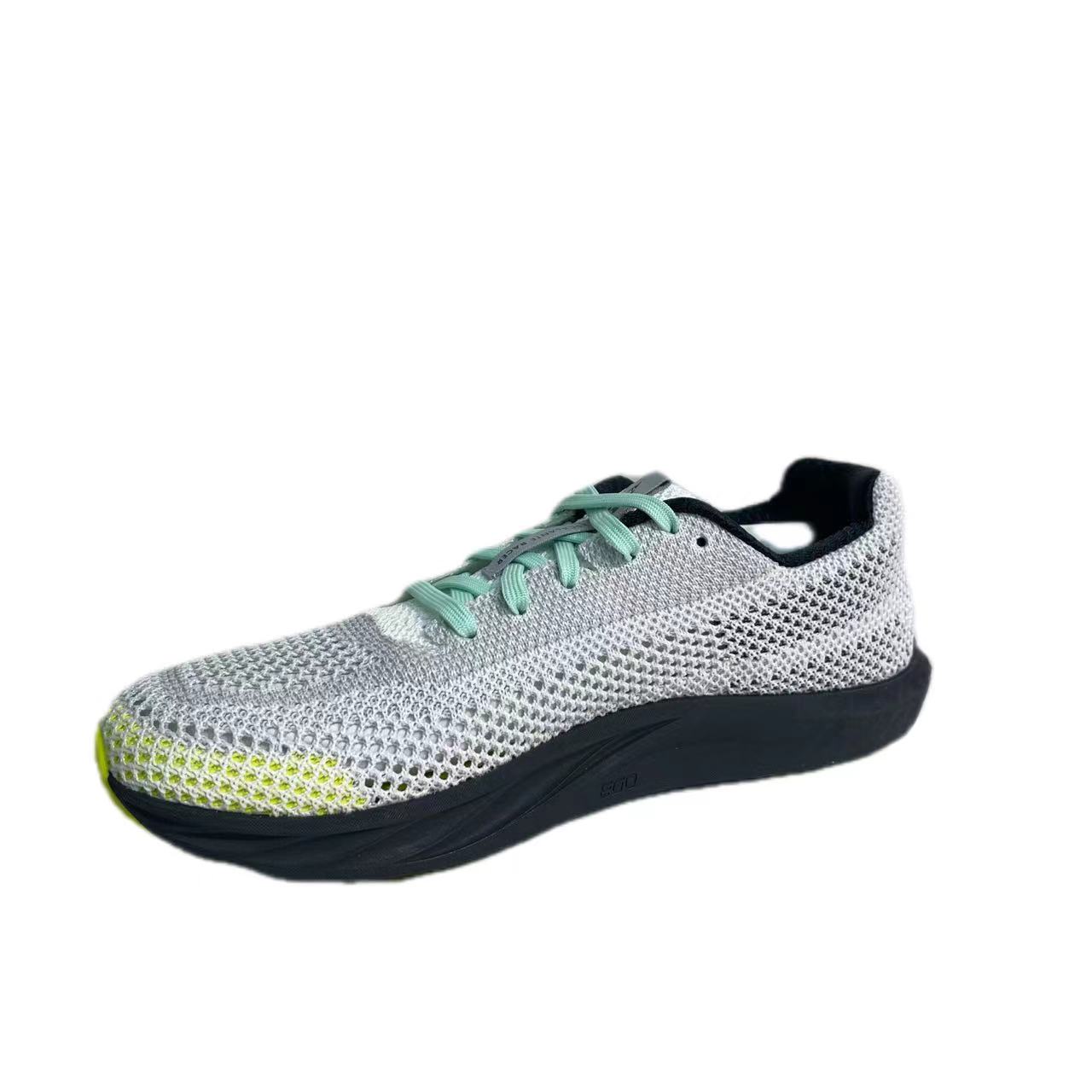 Lookbook Zapatillas de running Altra blancas/verdes transpirables y antideslizantes. AL0A85NG100