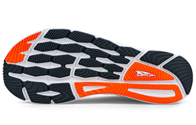 Shop Altra Torin 5 白橘色運動跑鞋 AL0A547F108