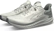 Lookbook Altra Torin 7 白灰色舒适缓震跑鞋 AL0A82C4110