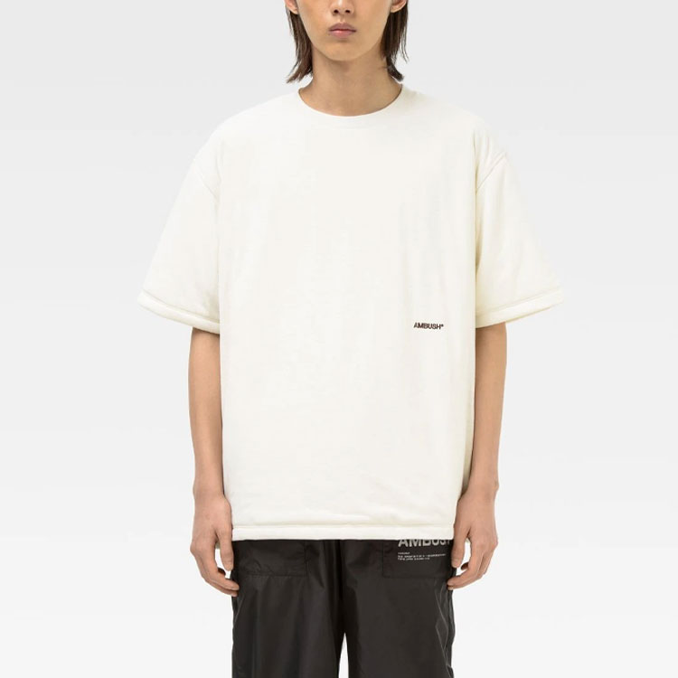 Shop AMBUSH 米色棉质短袖圆领标志T恤。 BMAA013F21JER0020404