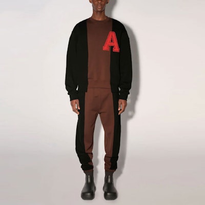アンブッシュ FW22 コントラストロゴ刺繍クルーネックスウェットシャツ ブラック BMBA026F22FLE0011025 Lookbook アンブッシュ FW22 コントラストロゴ刺繍クルーネックスウェットシャツ ブラック BMBA026F22FLE0011025
