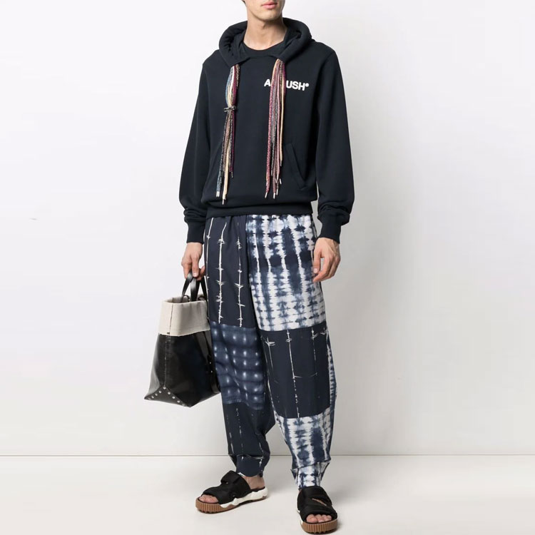 Lookbook Sudadera con Capucha Nudos Multicapa AMBUSH SS21 Azul Marino. BMBB003S21FLE0014504