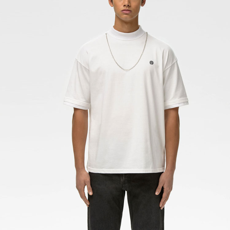 Shop Camiseta Blanca AMBUSH SS21 Manga Corta con Detalle de Cadena. 16253534