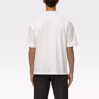 Purchase AMBUSH SS21 Kaos Putih Lengan Pendek dengan Aksen Rantai. 16253534