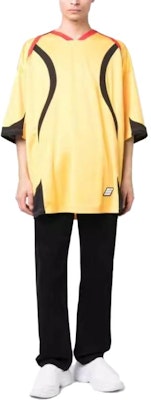 AMBUSH SS23 标志印花V领短袖T恤 男女同款 黄色 BMAA068S23FAB0011610 Lookbook AMBUSH SS23 标志印花V领短袖T恤 男女同款 黄色 BMAA068S23FAB0011610