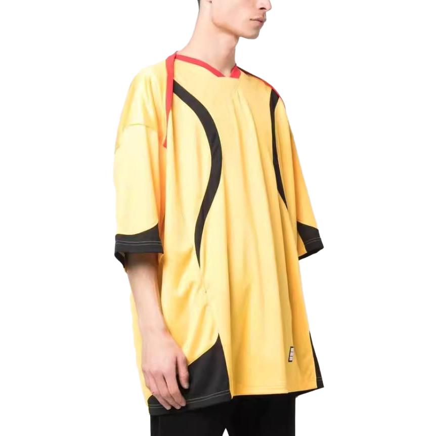 Details for Camiseta Unisex AMBUSH SS23 Amarilla Cuello V Manga Corta Logo Impreso BMAA068S23FAB0011610