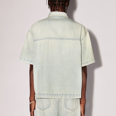 AMBUSH SS24 ボタン付きポケット デニム半袖シャツ ライトブルー メンズ BMYD001S24DEN0024200 Shop AMBUSH SS24 ボタン付きポケット デニム半袖シャツ ライトブルー メンズ BMYD001S24DEN0024200