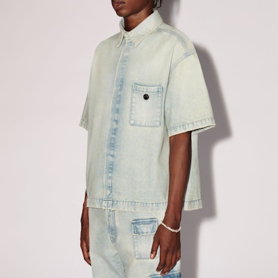 AMBUSH SS24 ボタン付きポケット デニム半袖シャツ ライトブルー メンズ BMYD001S24DEN0024200 Purchase AMBUSH SS24 ボタン付きポケット デニム半袖シャツ ライトブルー メンズ BMYD001S24DEN0024200