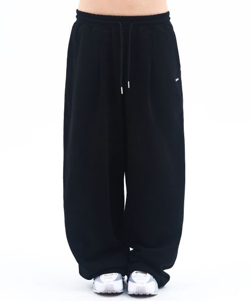 Ames Worldwide Basic Black Sweatpants with Small Logo AM2FFUPA10ABK