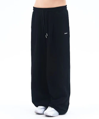 Ames Worldwide Basic Black Sweatpants with Small Logo AM2FFUPA10ABK Order Ames Worldwide Basic Black Sweatpants with Small Logo AM2FFUPA10ABK