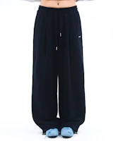 Ames Worldwide Basic Small Logo Sweatpants Navy AM2FFUPA10ANV Ames Worldwide Basic Small Logo Sweatpants Navy AM2FFUPA10ANV