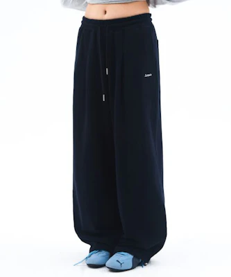 Ames Worldwide Basic Small Logo Sweatpants Navy AM2FFUPA10ANV Order Ames Worldwide Basic Small Logo Sweatpants Navy AM2FFUPA10ANV